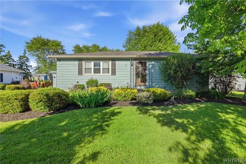 Homes For Sale - 23 Beaver Lane<br/> Grand Island, NY 14072