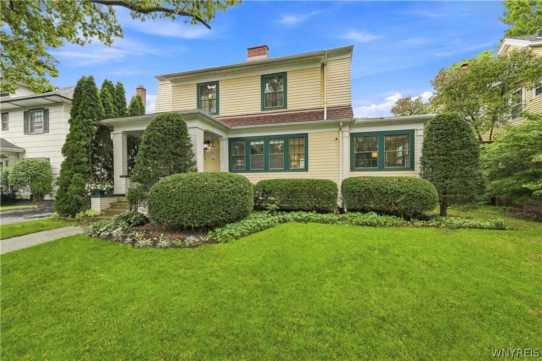 373 Woodbridge Avenue