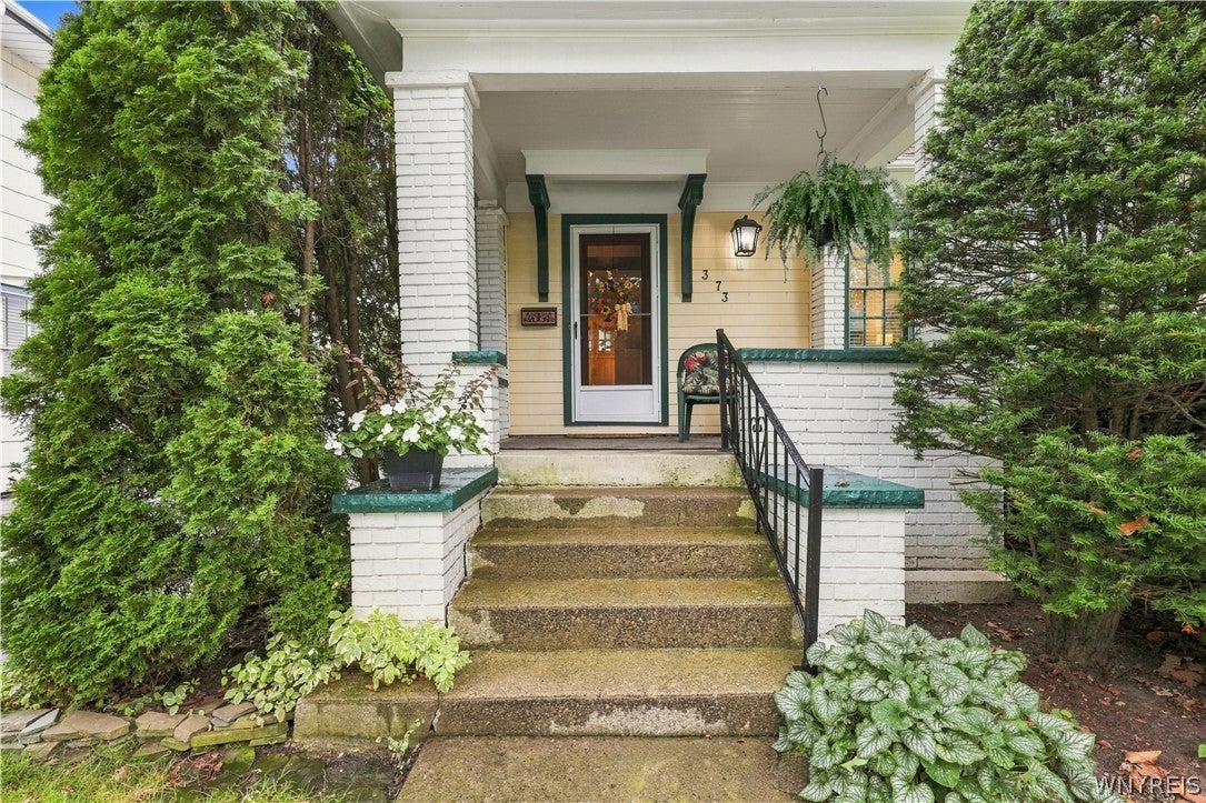 373 Woodbridge Avenue