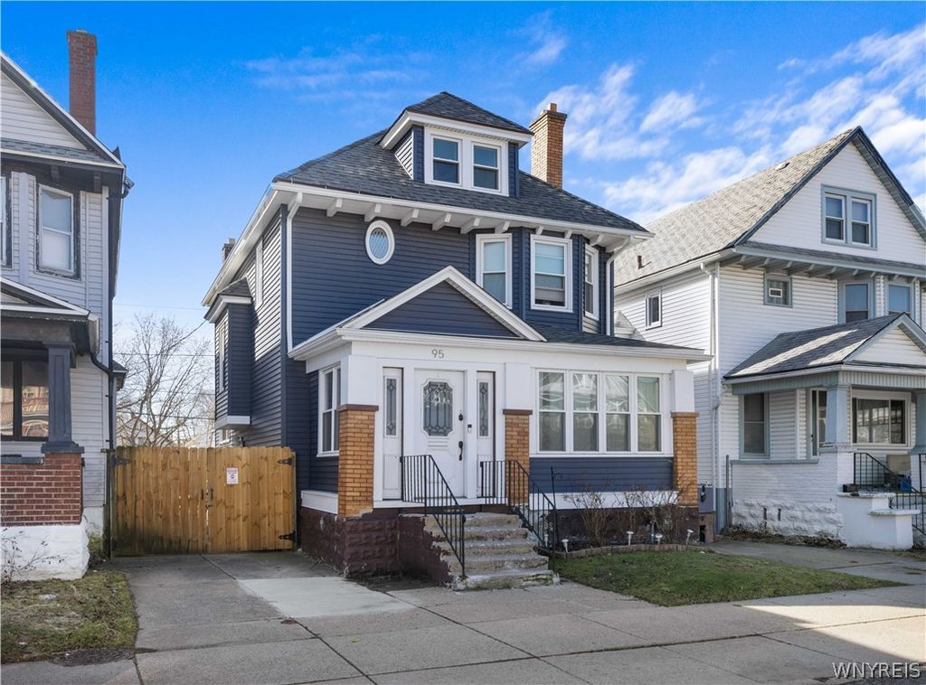 Photo of 95 Beverly Road, Buffalo, NY 14208 (MLS # B1666965)