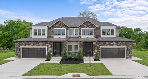 Townhouse For Sale - 10 Bentley Drive<br/> Erie County, Orchard Park, NY 14127