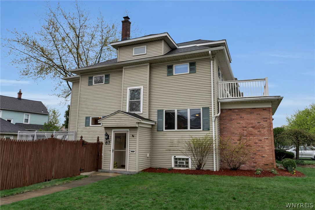 87 Frontenac Avenue