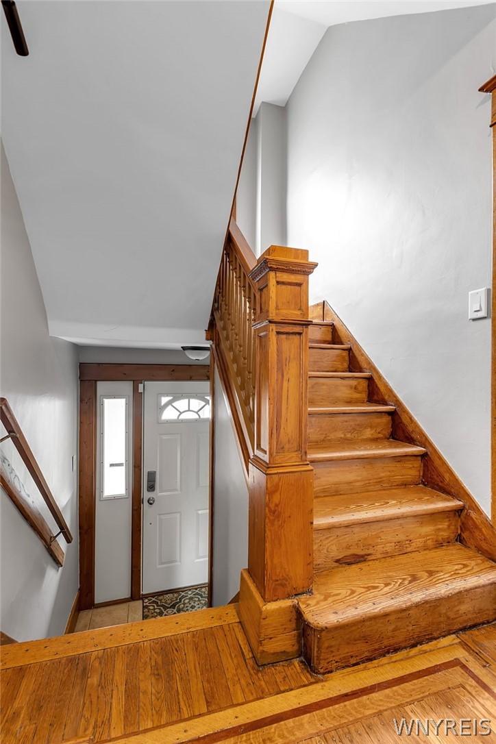 87 Frontenac Avenue