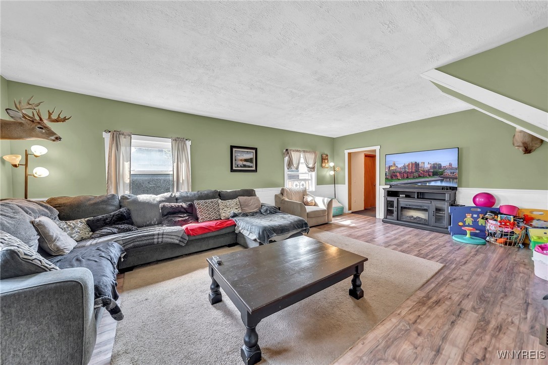 Hartland, New York 14105, United States, 4 Bedrooms Bedrooms, ,2 BathroomsBathrooms,Residential,Pending,150545