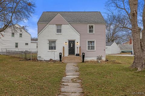 Photo of 66 W Park Road, Grand Island, NY 14072 (MLS # B1655919)