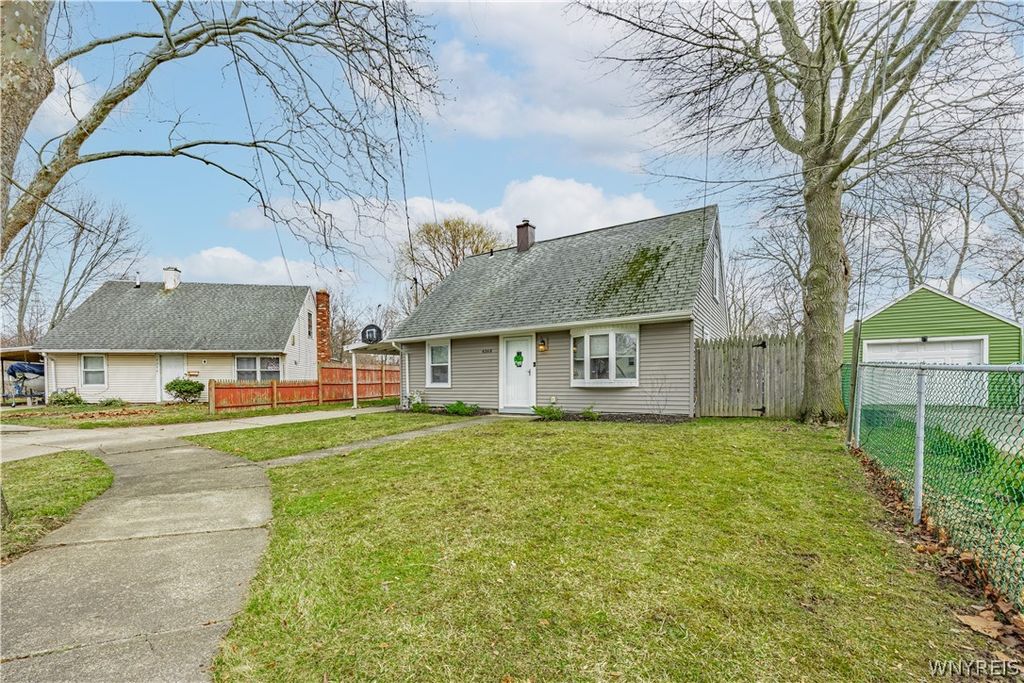 Photo of 4368 Crescent Drive, Niagara Falls, NY 14305 (MLS # B1669479)