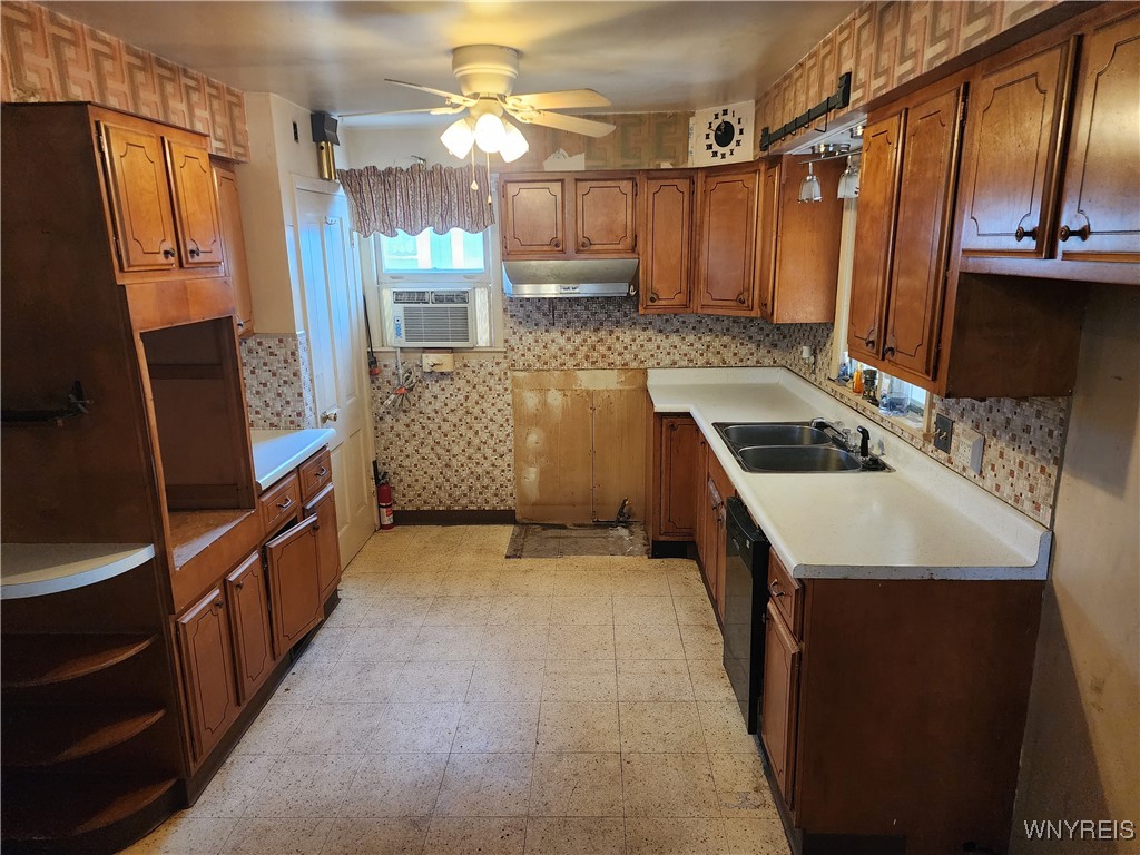 Shelby, New York 14103, United States, 4 Bedrooms Bedrooms, ,2 BathroomsBathrooms,Residential,Active,110955