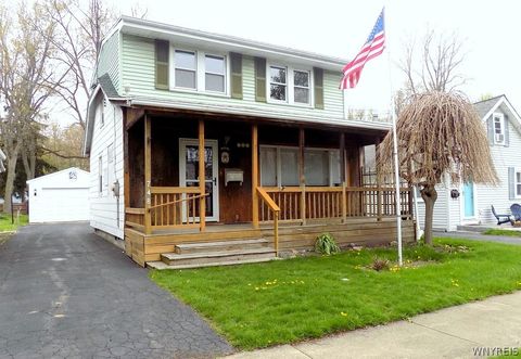 Homes For Sale - 748 E Robinson Street<br/> Niagara County, North Tonawanda, NY 14120