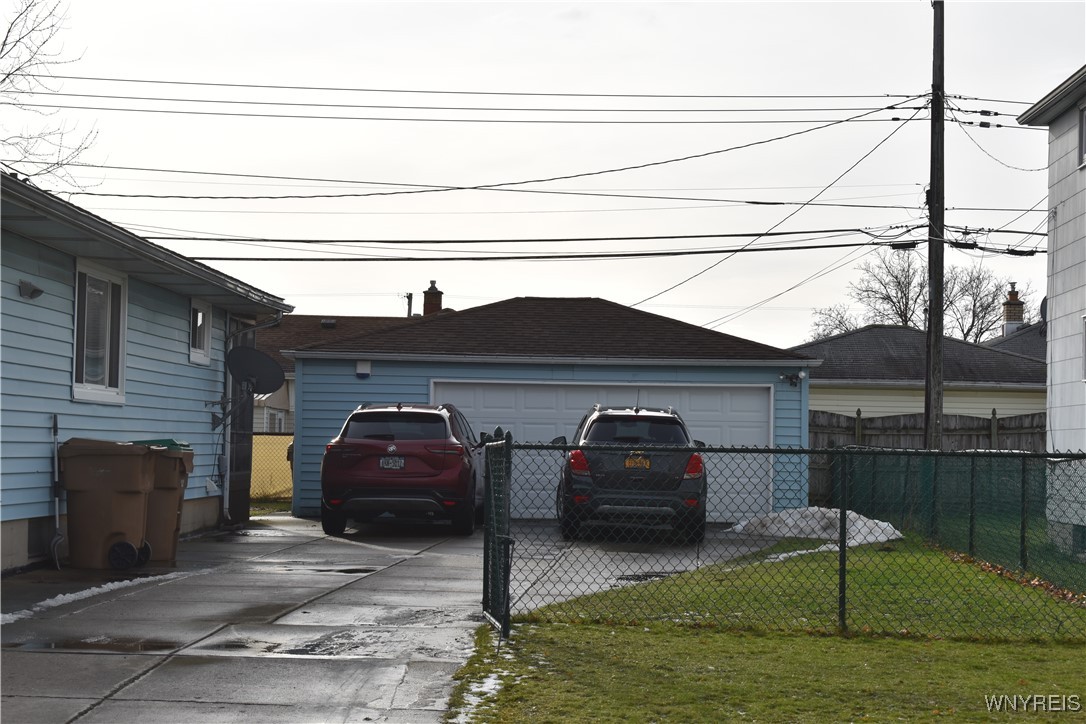 109 Poinciana Parkway, Cheektowaga, New York image 2