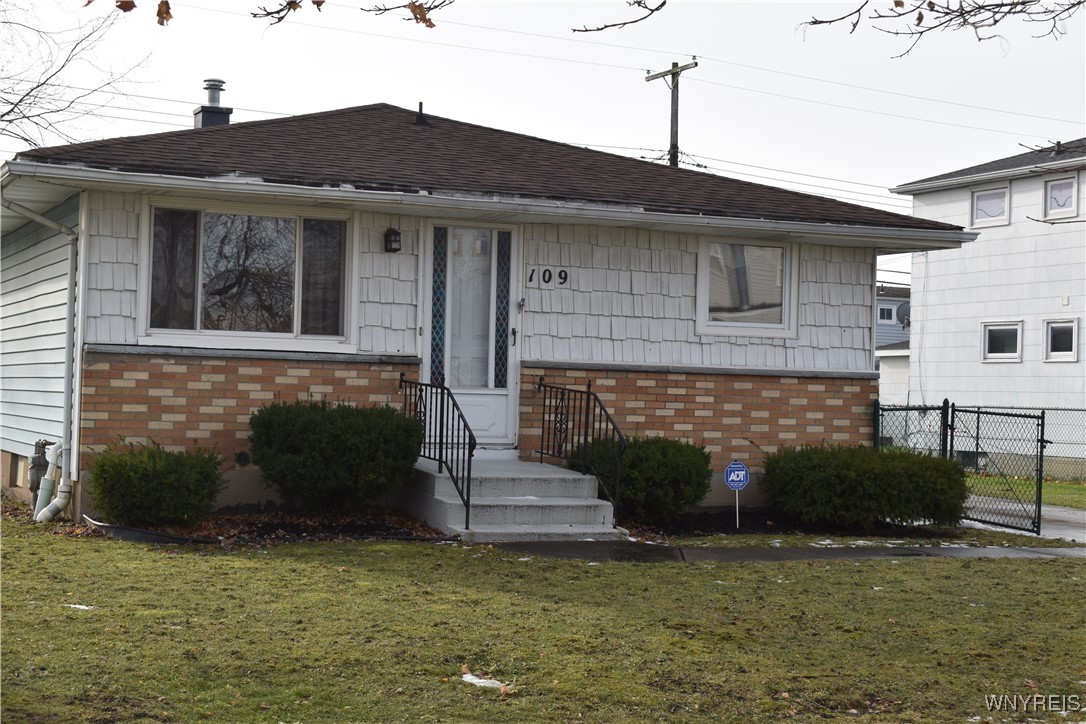 109 Poinciana Parkway, Cheektowaga, New York image 3