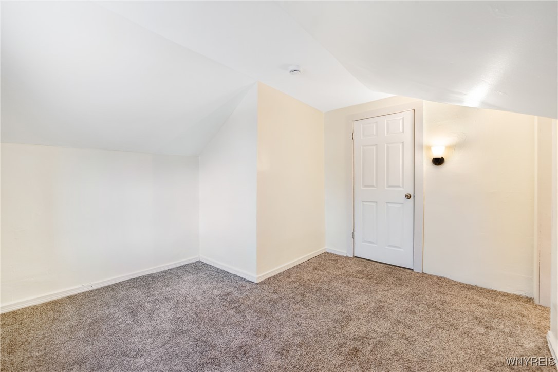 321 Eggert Road, Cheektowaga, New York image 32