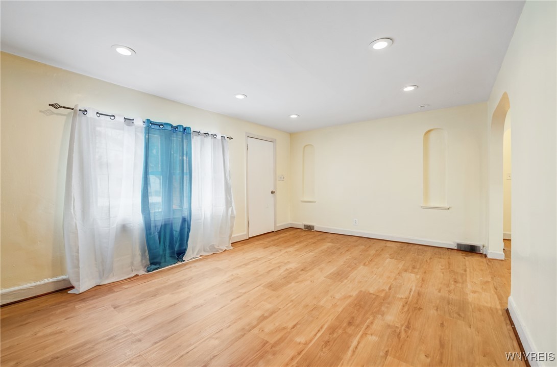 321 Eggert Road, Cheektowaga, New York image 11