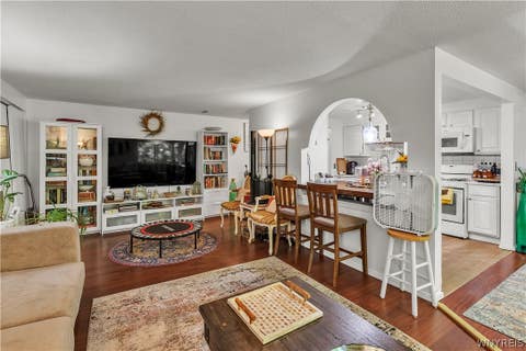 Tiny photo for 5 Cambridge SQ #G, Amherst, NY 14221 (MLS # B1694556)