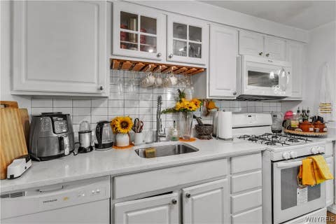 Tiny photo for 5 Cambridge SQ #G, Amherst, NY 14221 (MLS # B1694556)