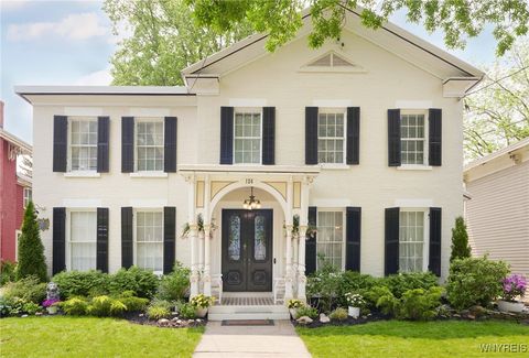 Homes For Sale - 126 E Genesee Street<br/> Manlius, NY 13066