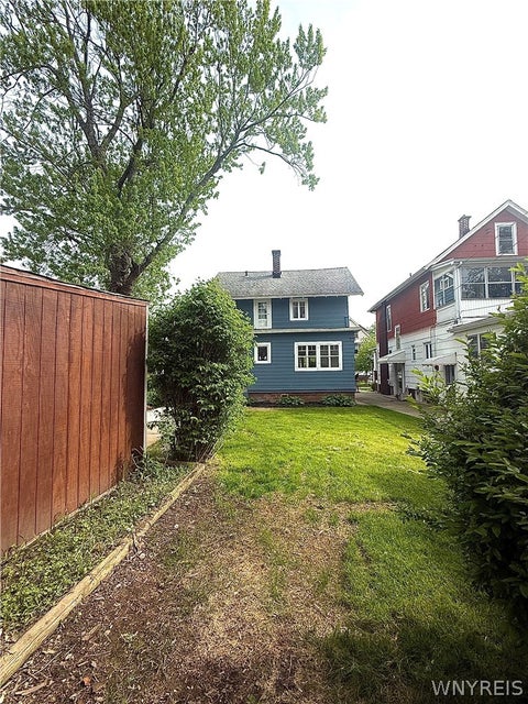 Tiny photo for 75 W Hazeltine Avenue, Tonawanda, NY 14217 (MLS # B1709269)