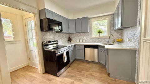Tiny photo for 75 W Hazeltine Avenue, Tonawanda, NY 14217 (MLS # B1709269)