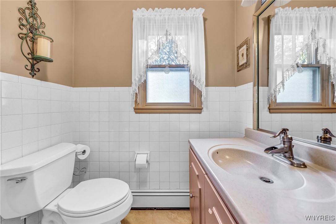 4696 Edgewood Ter, Eden, New York image 25