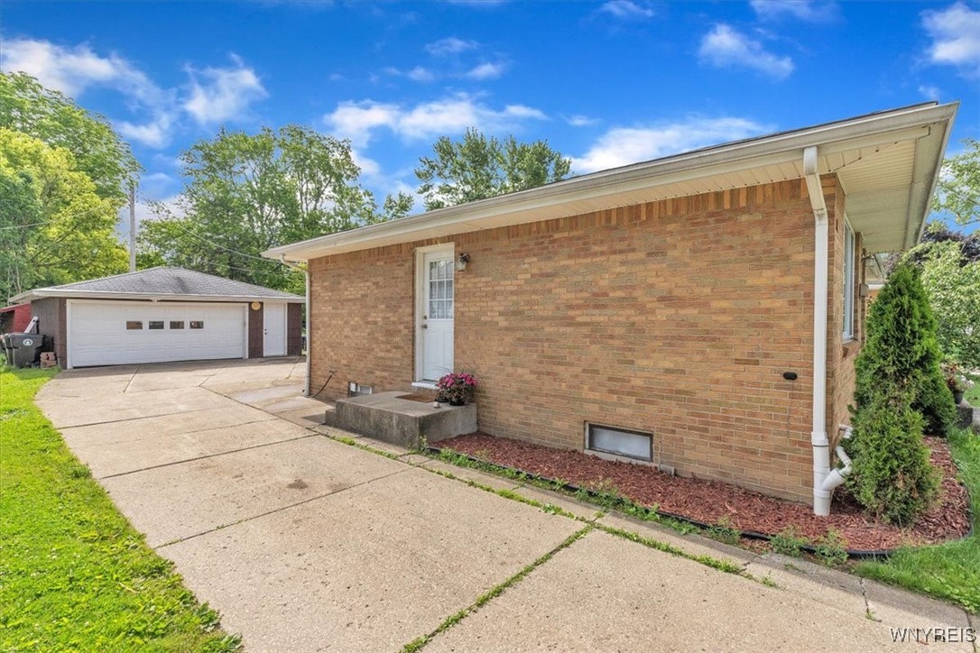 84 Kurtz Avenue