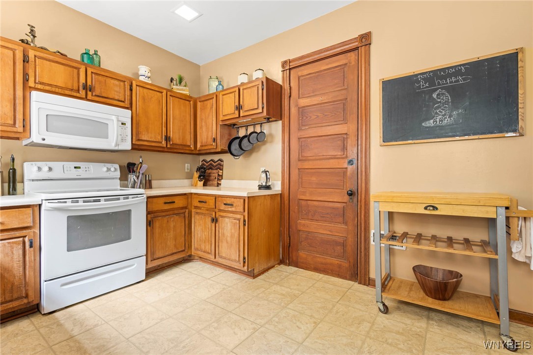 Batavia City, New York 14020, United States, 3 Bedrooms Bedrooms, ,2 BathroomsBathrooms,Residential,Active,166374