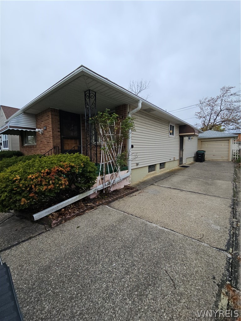 516 Zimmerman Boulevard