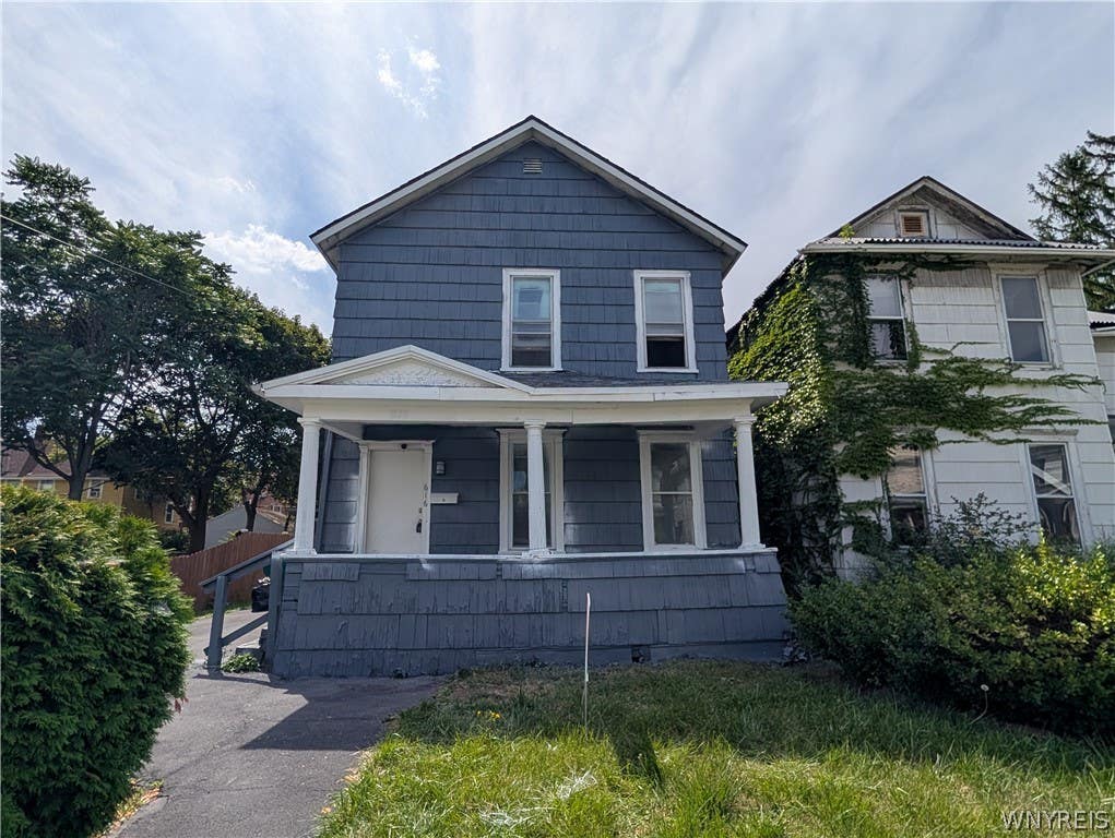 Photo of 616 7th Ave (lower) ST, Niagara Falls, NY 14301 (MLS # B1705003)