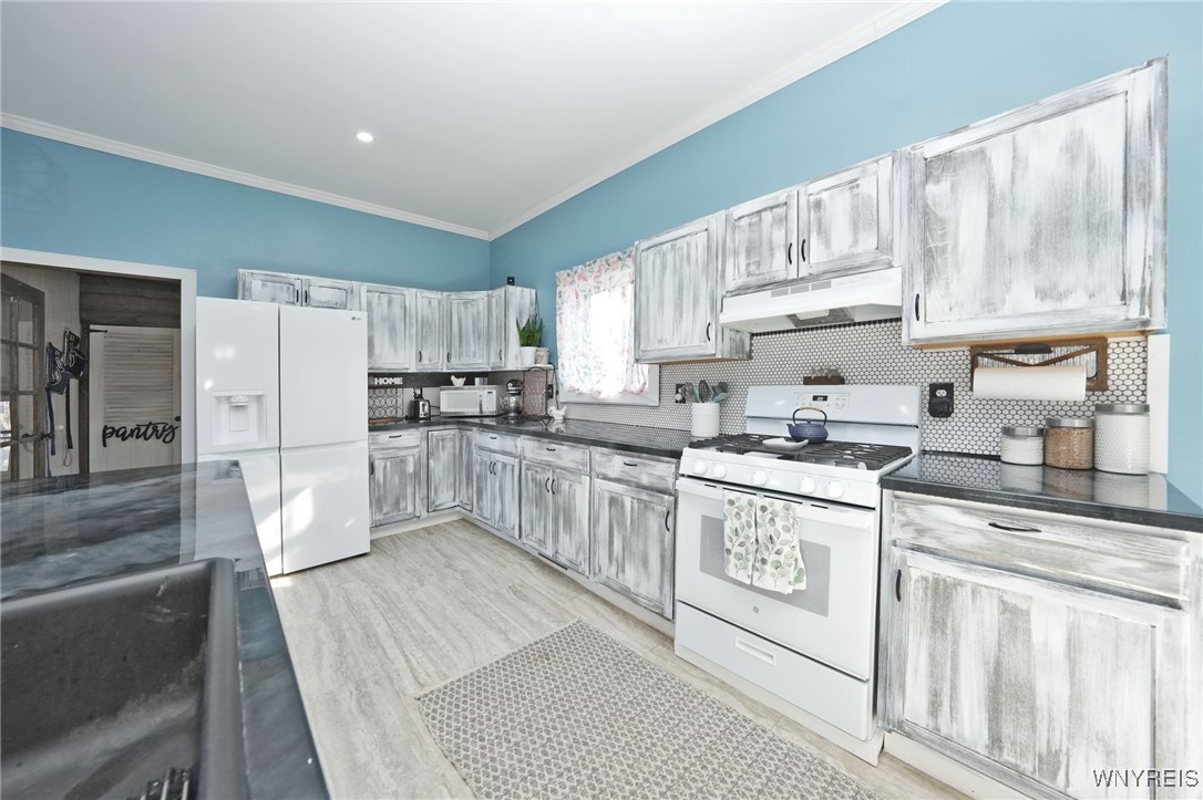 2826 E Church Street, Eden, New York image 11