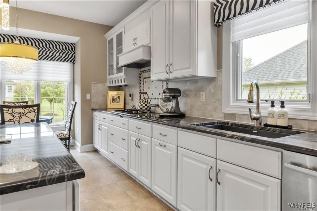 5866 Selby Court, Clarence, New York image 6