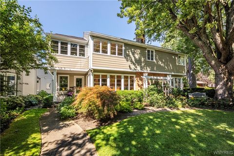 Photo of 23 Lincoln Woods Lane, Buffalo, NY 14222 (MLS # B1495386)