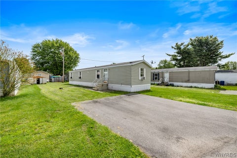 Photo of 768 Dorwood Park, Wilson, NY 14131 (MLS # B1695216)