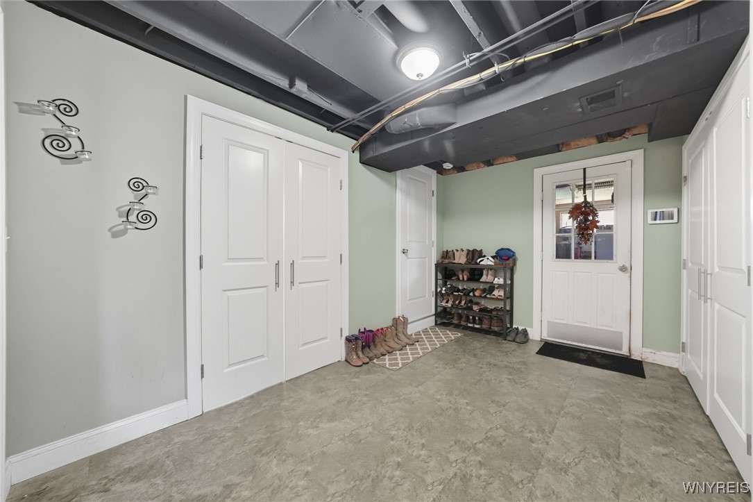 Royalton, New York 14105, United States, 4 Bedrooms Bedrooms, ,2 BathroomsBathrooms,Residential,Pending,211285