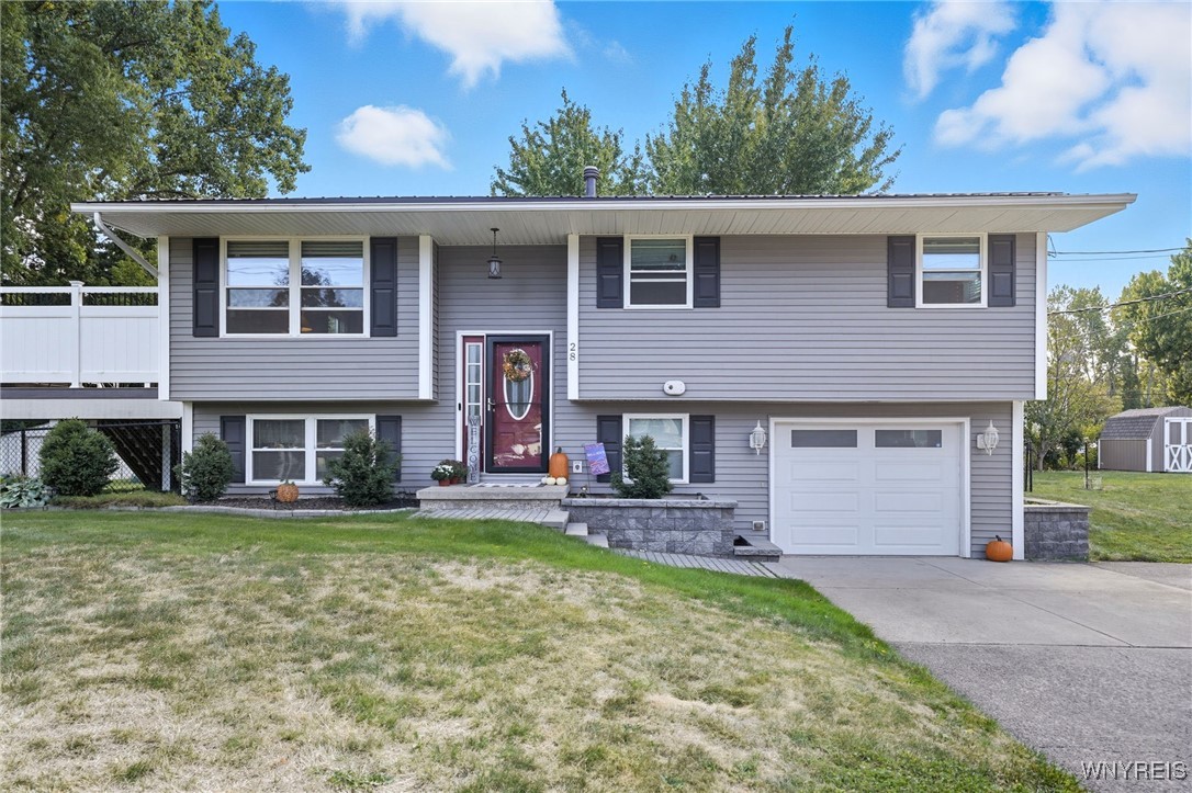 Royalton, New York 14105, United States, 4 Bedrooms Bedrooms, ,2 BathroomsBathrooms,Residential,Pending,211285