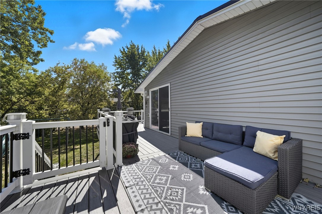 Royalton, New York 14105, United States, 4 Bedrooms Bedrooms, ,2 BathroomsBathrooms,Residential,Pending,211285