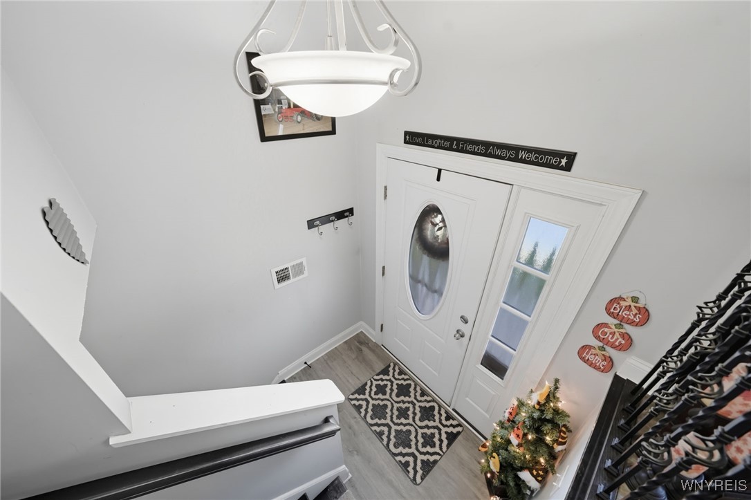 Royalton, New York 14105, United States, 4 Bedrooms Bedrooms, ,2 BathroomsBathrooms,Residential,Pending,211285