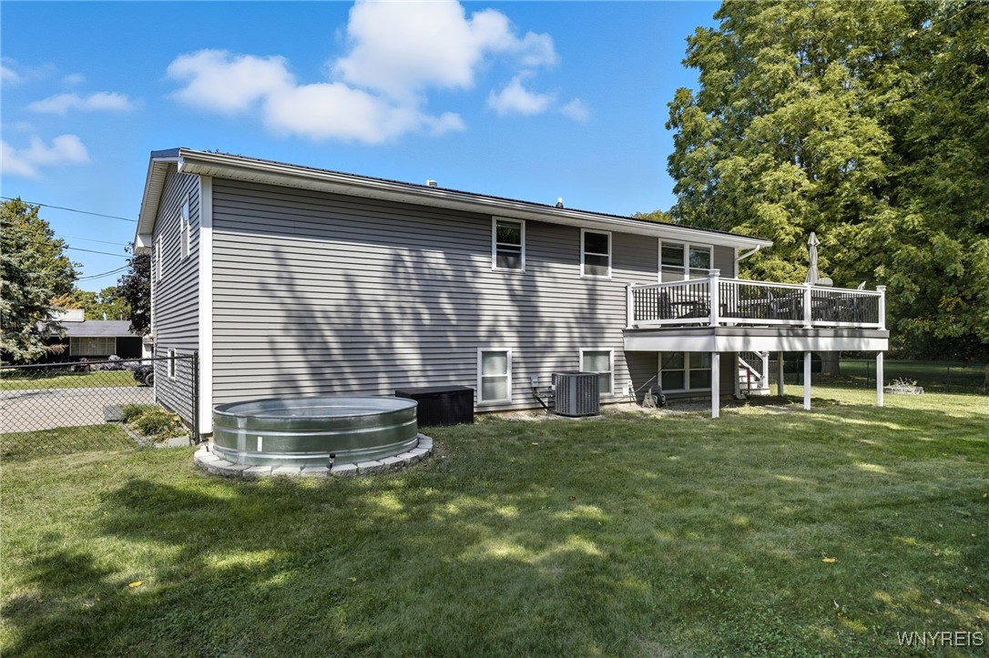 Royalton, New York 14105, United States, 4 Bedrooms Bedrooms, ,2 BathroomsBathrooms,Residential,Pending,211285