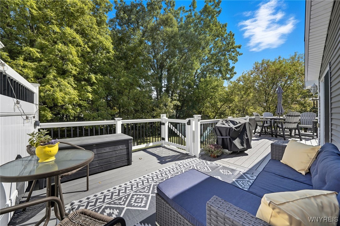 Royalton, New York 14105, United States, 4 Bedrooms Bedrooms, ,2 BathroomsBathrooms,Residential,Pending,211285