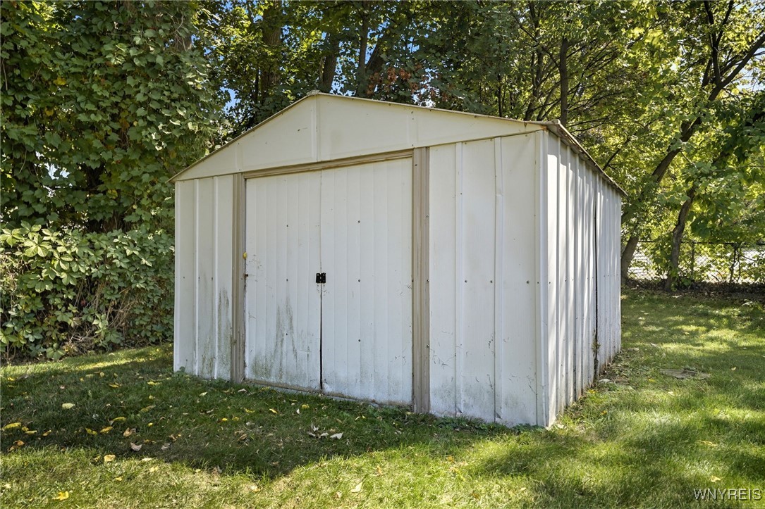 Royalton, New York 14105, United States, 4 Bedrooms Bedrooms, ,2 BathroomsBathrooms,Residential,Pending,211285