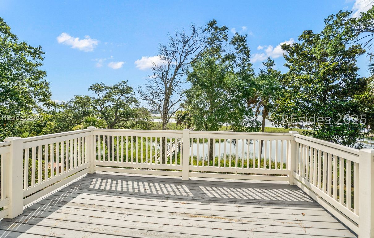 Beaufort, South Carolina 29907, United States, 4 Bedrooms Bedrooms, ,6 BathroomsBathrooms,Residential,Active,220695