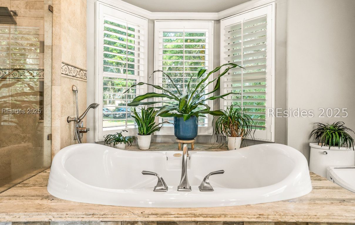 Beaufort, South Carolina 29907, United States, 4 Bedrooms Bedrooms, ,6 BathroomsBathrooms,Residential,Active,220695