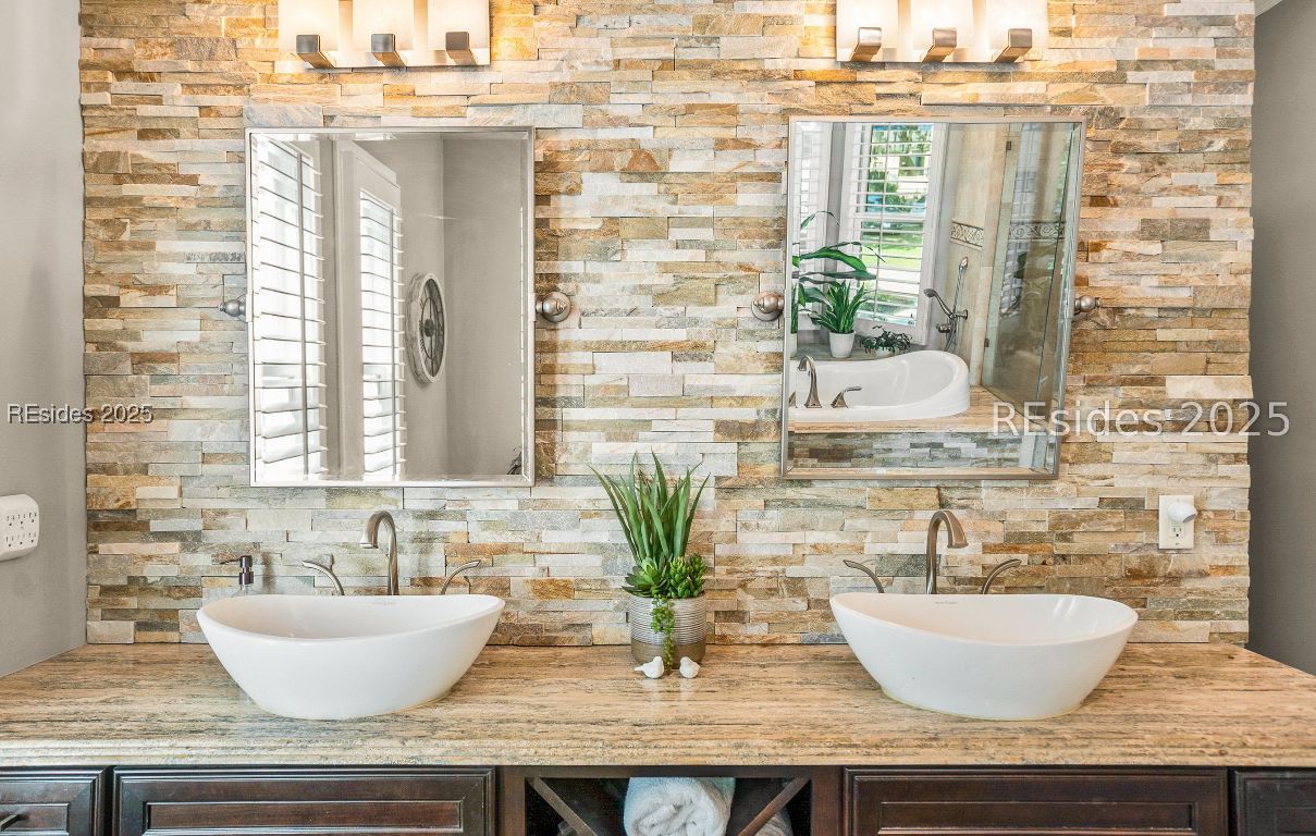 Beaufort, South Carolina 29907, United States, 4 Bedrooms Bedrooms, ,6 BathroomsBathrooms,Residential,Active,220695