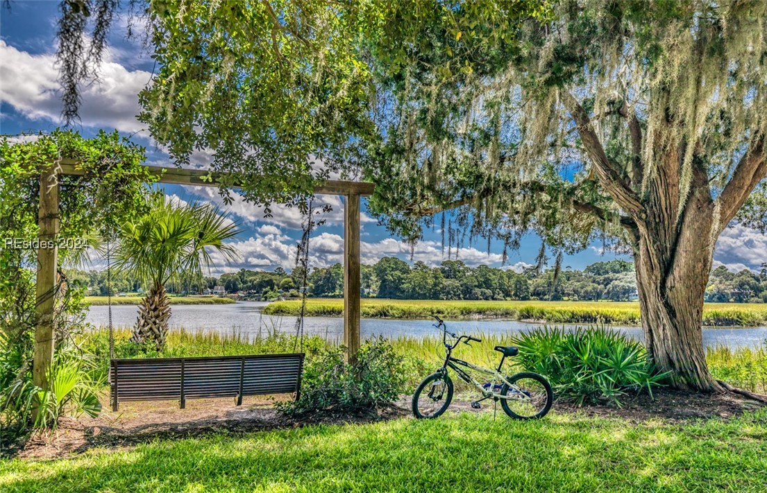 Beaufort, South Carolina 29906, United States, 2 Bedrooms Bedrooms, ,3 BathroomsBathrooms,Residential,Active,37975