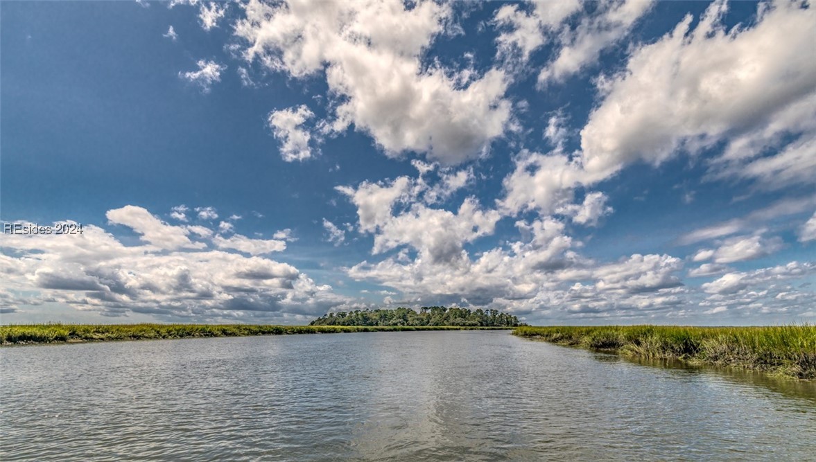 Beaufort, South Carolina 29906, United States, 2 Bedrooms Bedrooms, ,3 BathroomsBathrooms,Residential,Active,37975