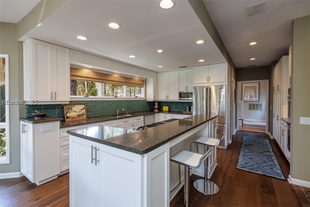 Hilton Head Island, South Carolina 29928, United States, 4 Bedrooms Bedrooms, ,5 BathroomsBathrooms,Residential,Active,79366