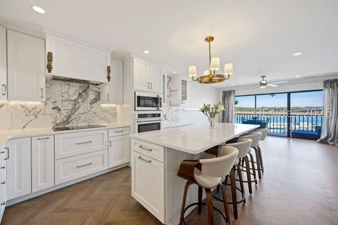 Condo For Sale - 100 Helmsman Way 411 Way #411<br/> Hilton Head Island, SC 29928