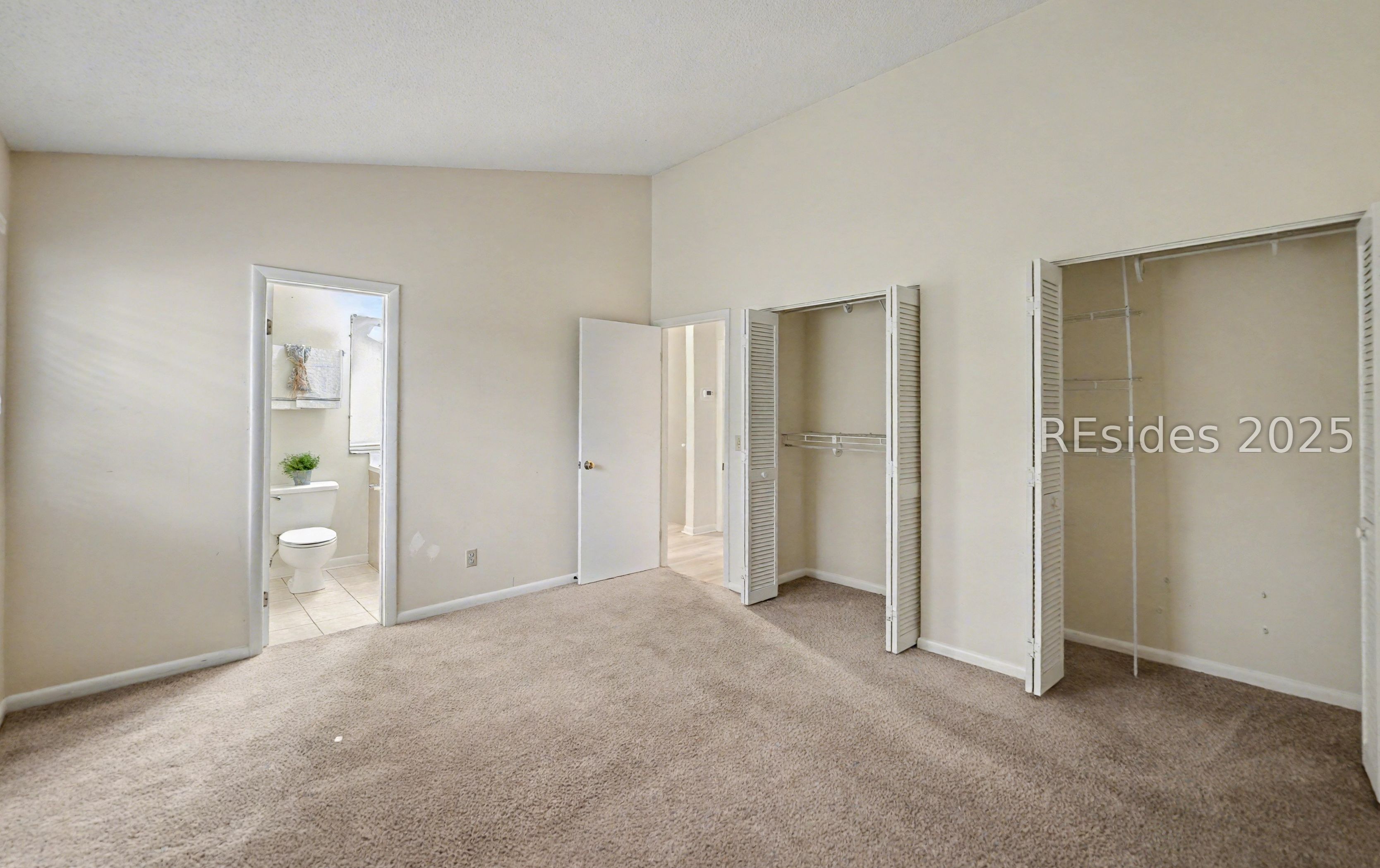 Beaufort, South Carolina 29902, United States, 2 Bedrooms Bedrooms, ,2 BathroomsBathrooms,Residential,Pending,251104