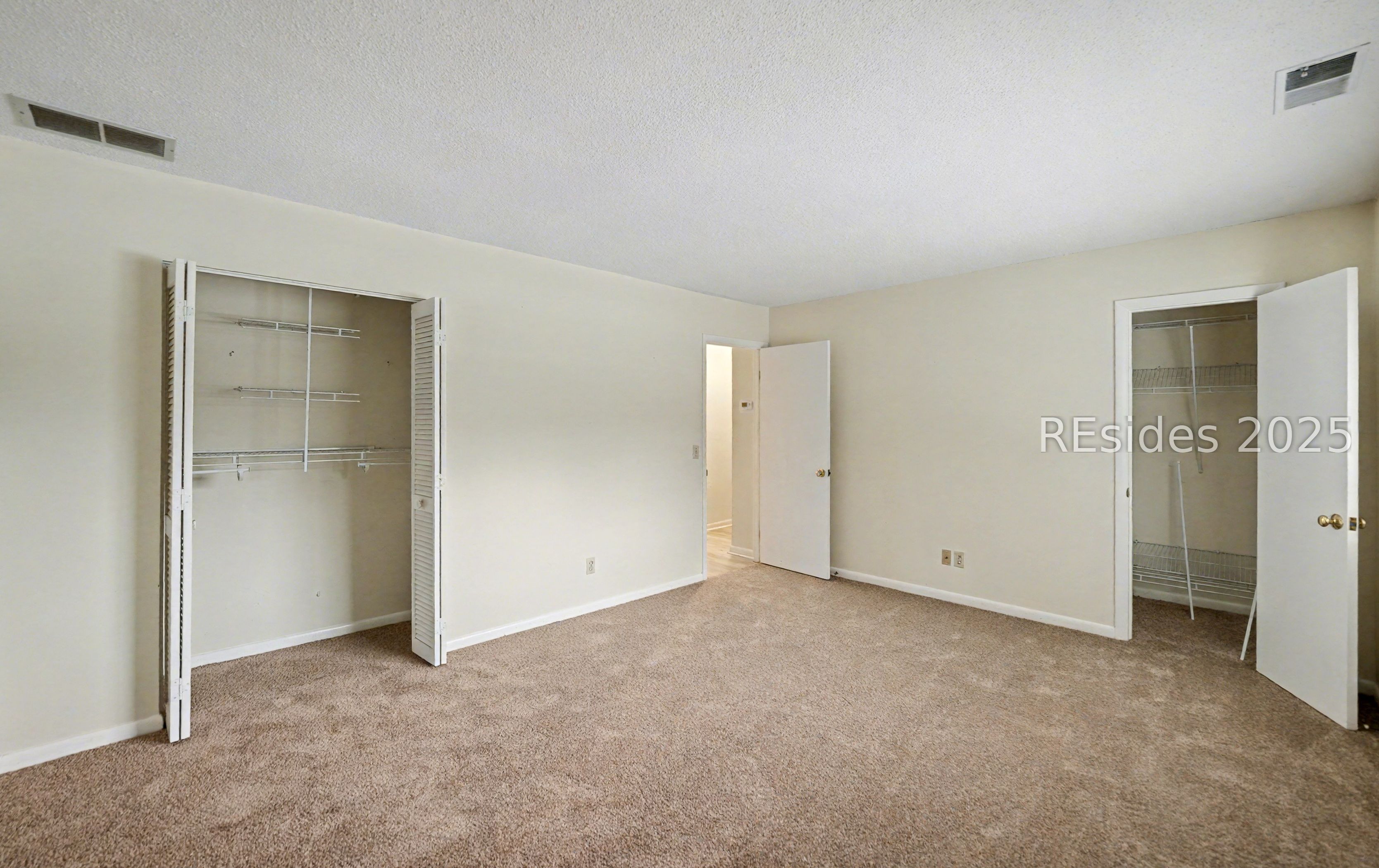 Beaufort, South Carolina 29902, United States, 2 Bedrooms Bedrooms, ,2 BathroomsBathrooms,Residential,Pending,251104