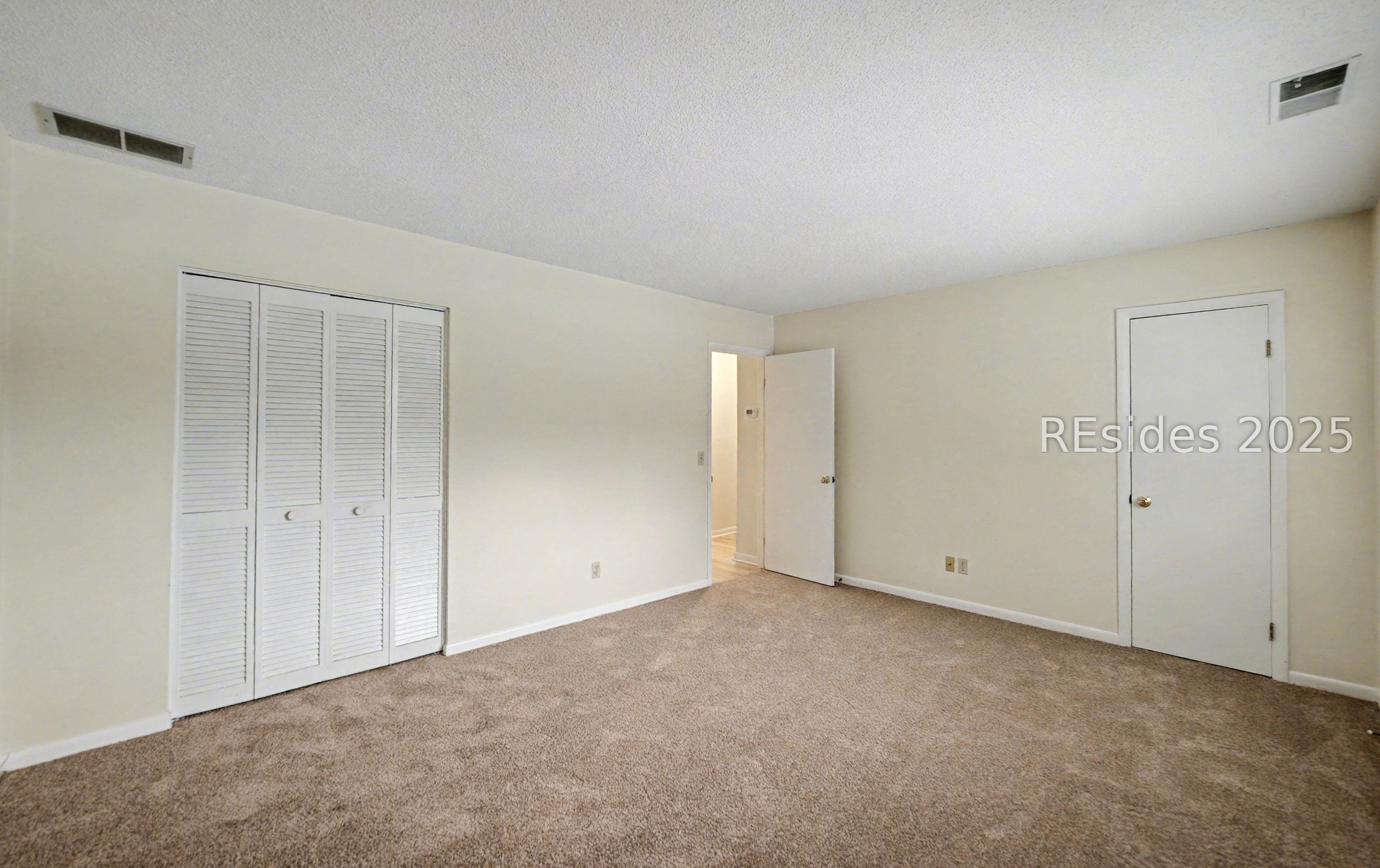 Beaufort, South Carolina 29902, United States, 2 Bedrooms Bedrooms, ,2 BathroomsBathrooms,Residential,Pending,251104