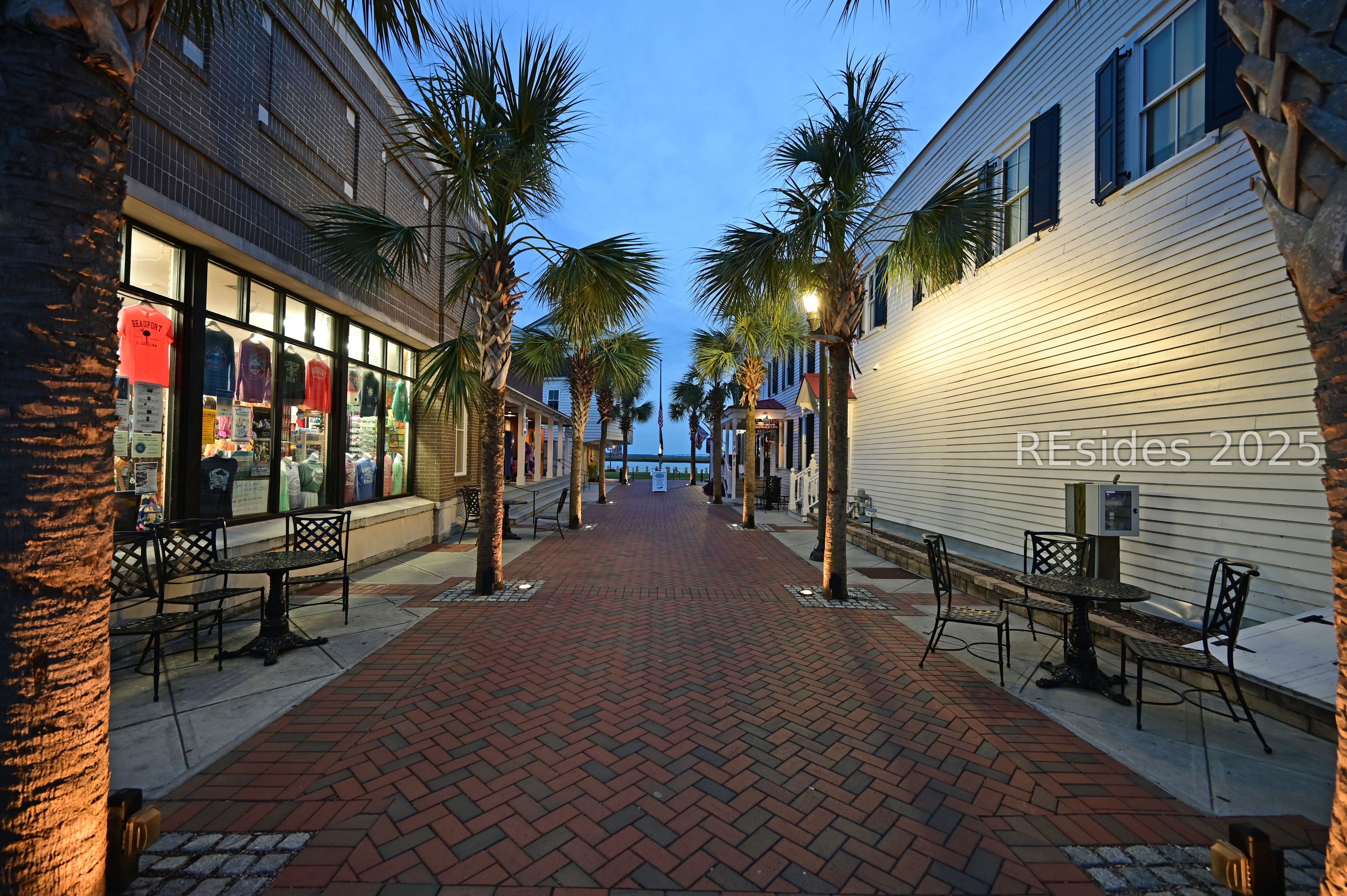 Beaufort, South Carolina 29902, United States, 2 Bedrooms Bedrooms, ,2 BathroomsBathrooms,Residential,Pending,251104