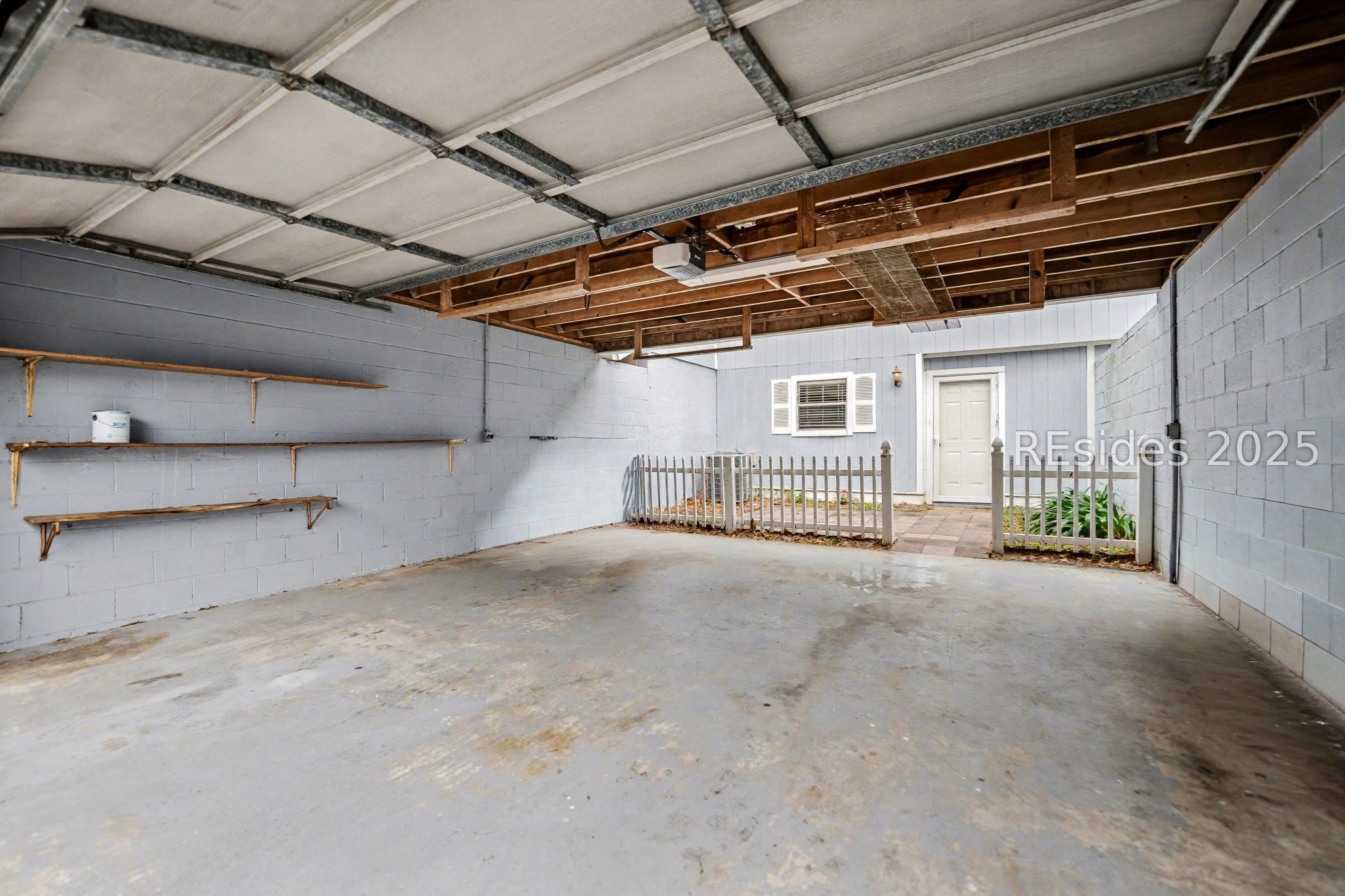 Beaufort, South Carolina 29902, United States, 2 Bedrooms Bedrooms, ,2 BathroomsBathrooms,Residential,Pending,251104