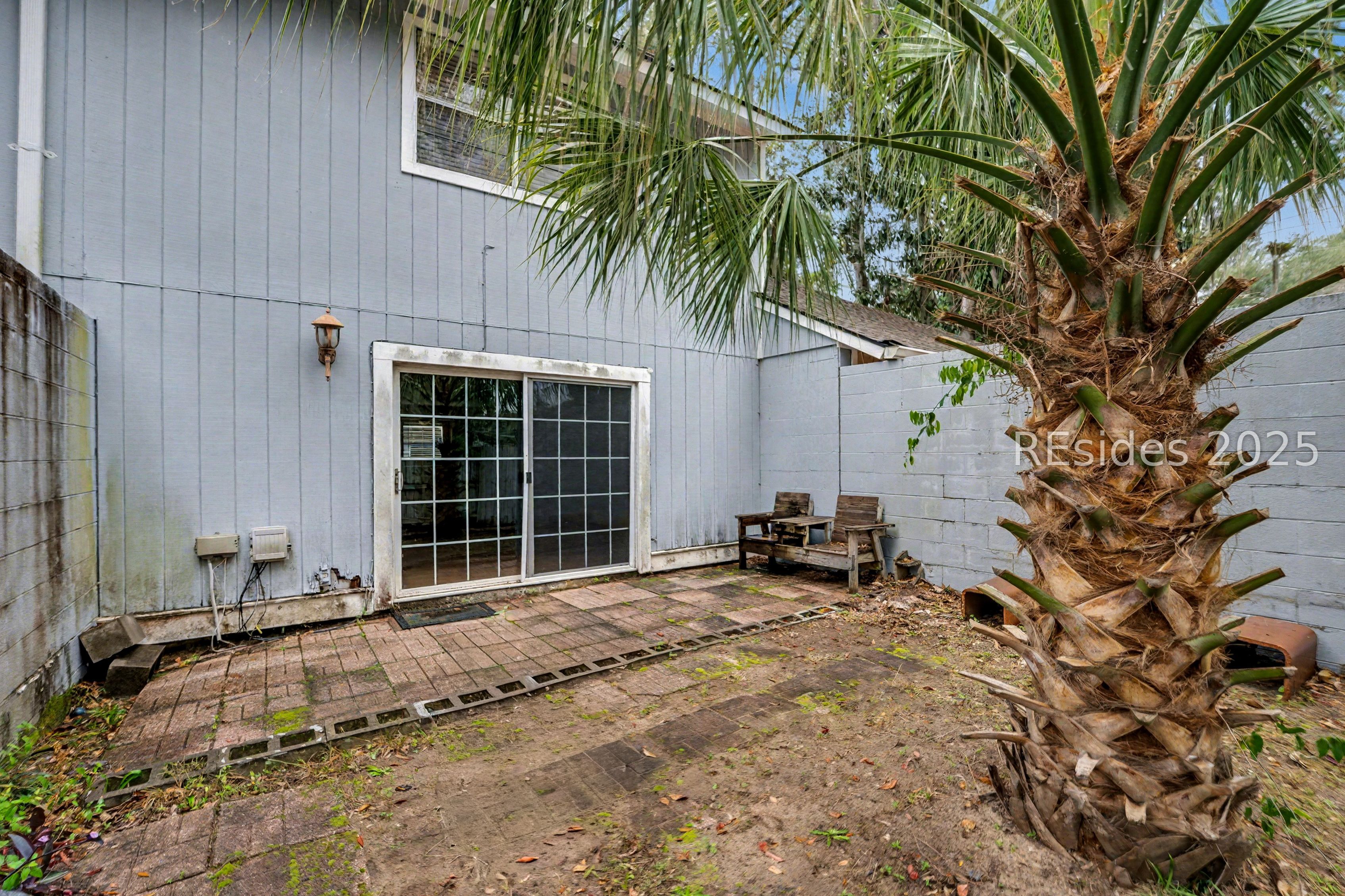 Beaufort, South Carolina 29902, United States, 2 Bedrooms Bedrooms, ,2 BathroomsBathrooms,Residential,Pending,251104